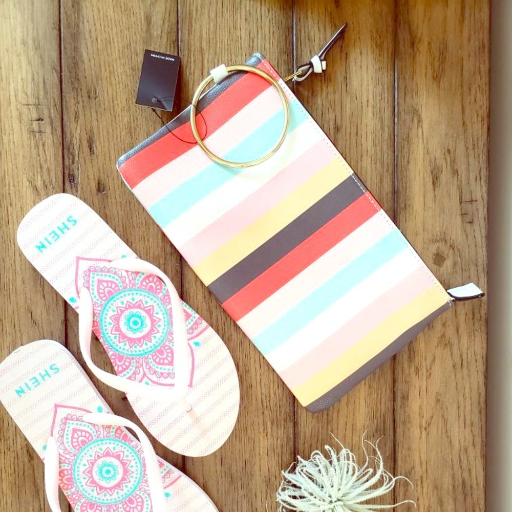 Multi color stripe clutch wristlet with brass ring